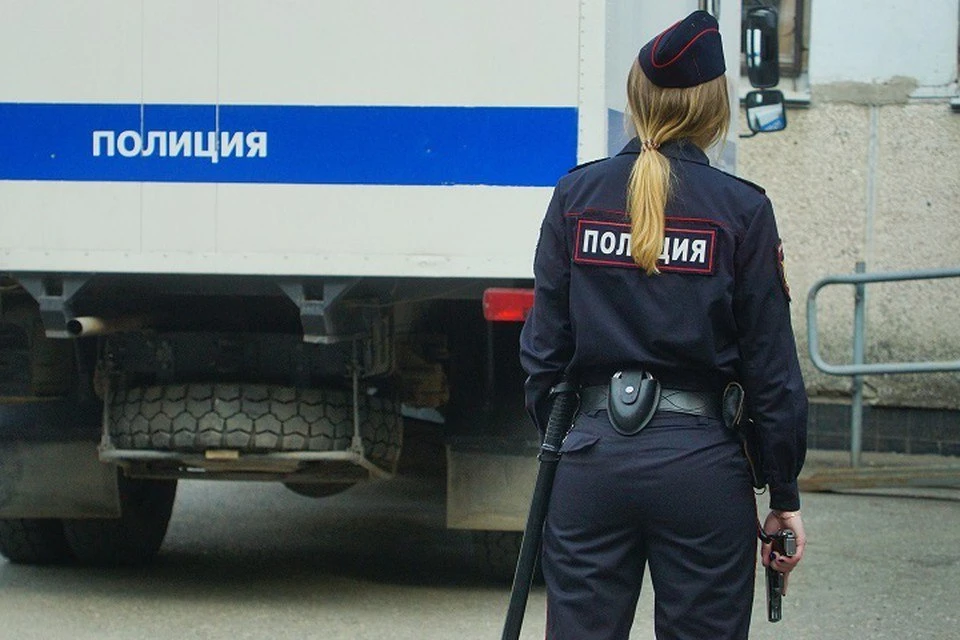 С владельцами автомобилей и пассажирами госавтоинспекторы провели беседы о безопасном поведении на дороге