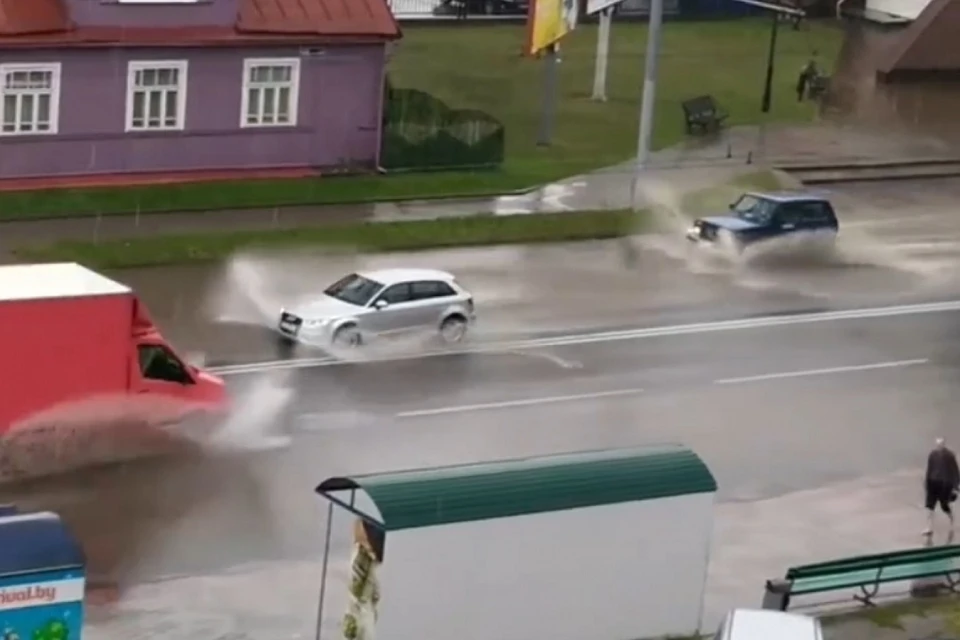 В Гродно после сильных дождей подтопило улицы. Фото: grodno24.com