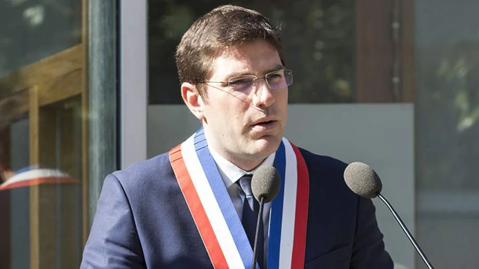 Мэр французского города Л'Ай-ле-Роз сообщил о нападении на его дом