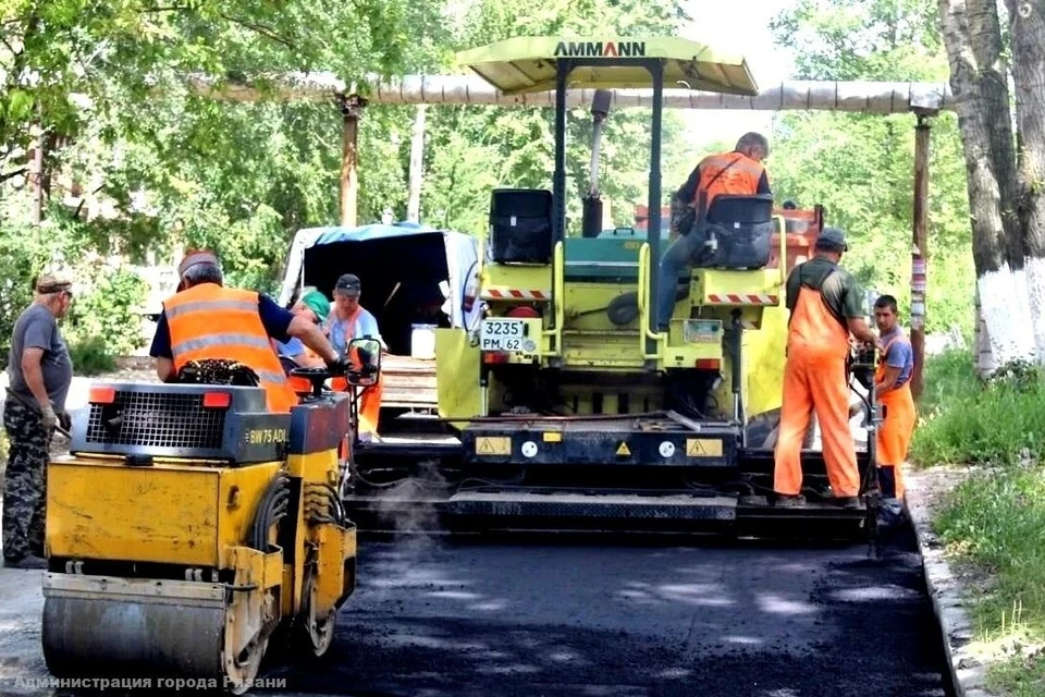 Хотя на ремонт дорог в последнее время выделяются миллиарды, коренным образом изменить ситуацию в Рязани и области не удается.