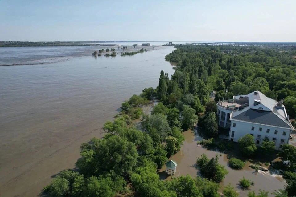 Хуснуллин: Работы по ликвидации ЧС из-за разрушения Каховской ГЭС почти окончены Фото: администрация Новой Каховки