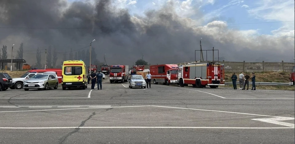 Для тушения привлекли пожарный поезд