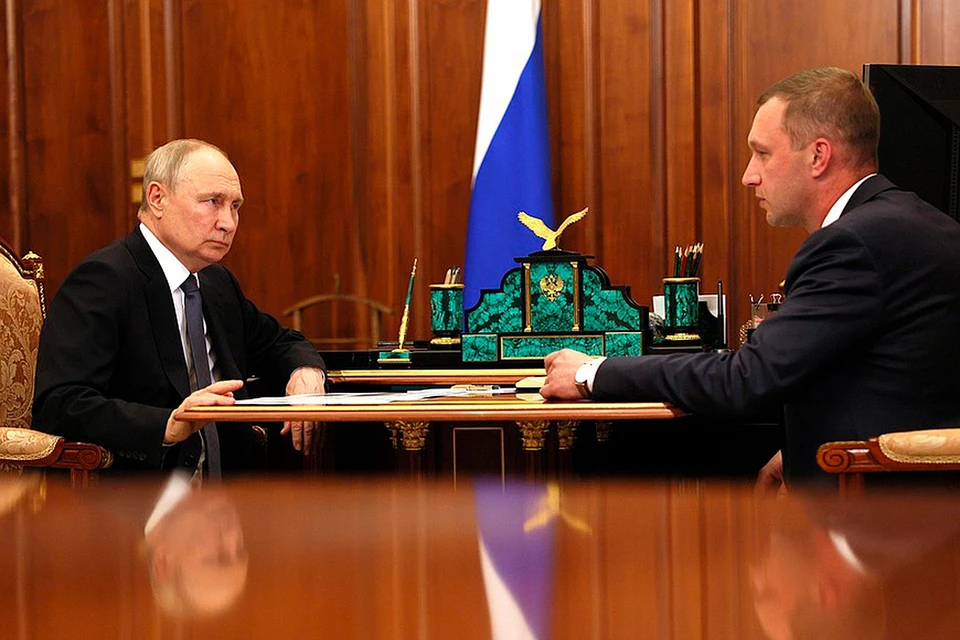 Путин встретился с главой Саратовской области Бусаргиным