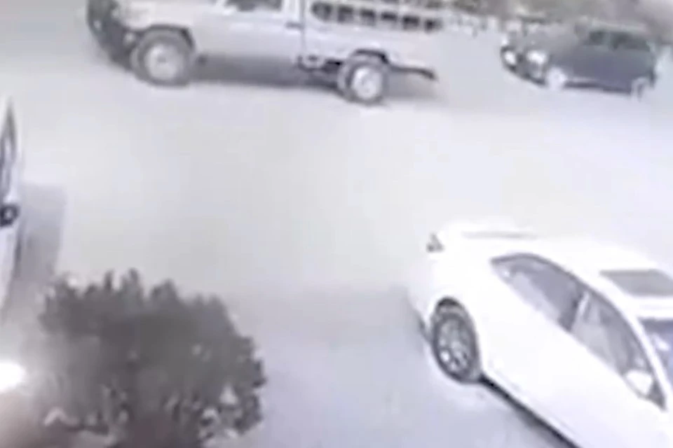 Один человек погиб и шесть пострадали в теракте в пакистанском Пешаваре, фото: скриншот из видео