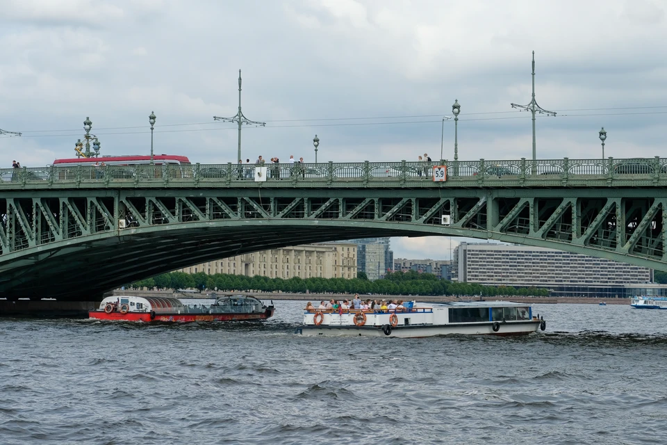 Мосты разведут днем во время репетиции и мероприятия.