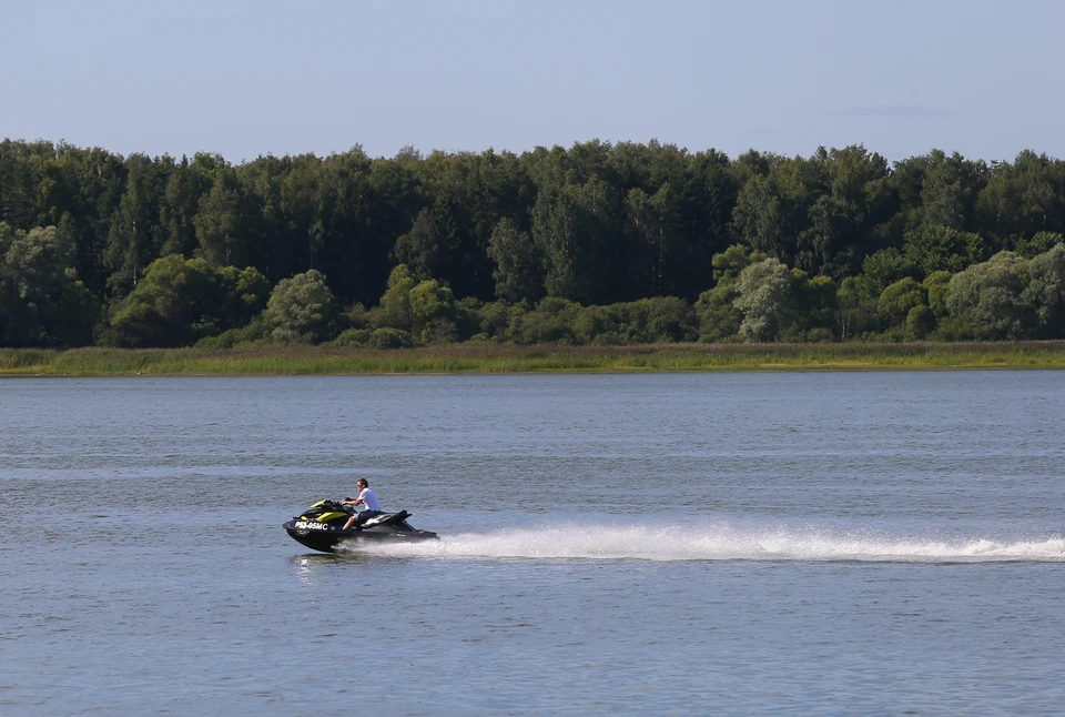 Гидроцикл проехался по толпе спортсменов во время заплыва X-WATERS в Нижнем Новгороде.