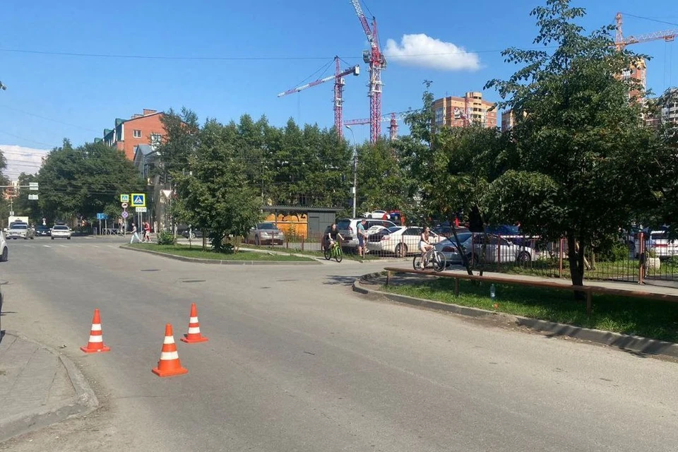 Девочка переходила дорогу в неустановленном месте. Фото: городская ГАИ.