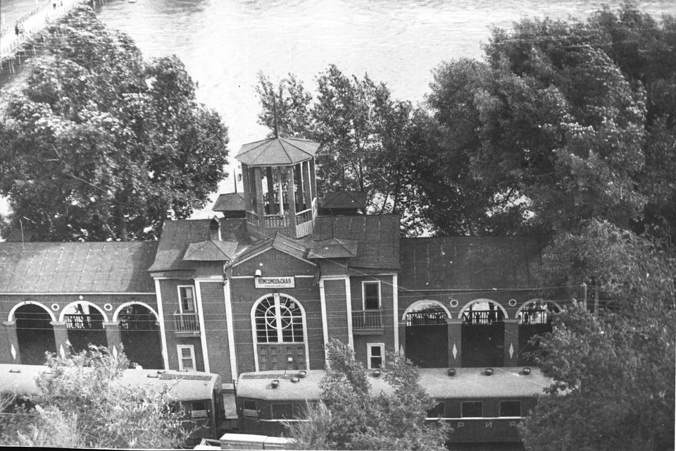 Станция «Комсомольская» Оренбургской детской железной дороги 1961 г. Фото: ОГАОО. Фотофонд. Оп. 3. Д. 704, 4633, 4634
