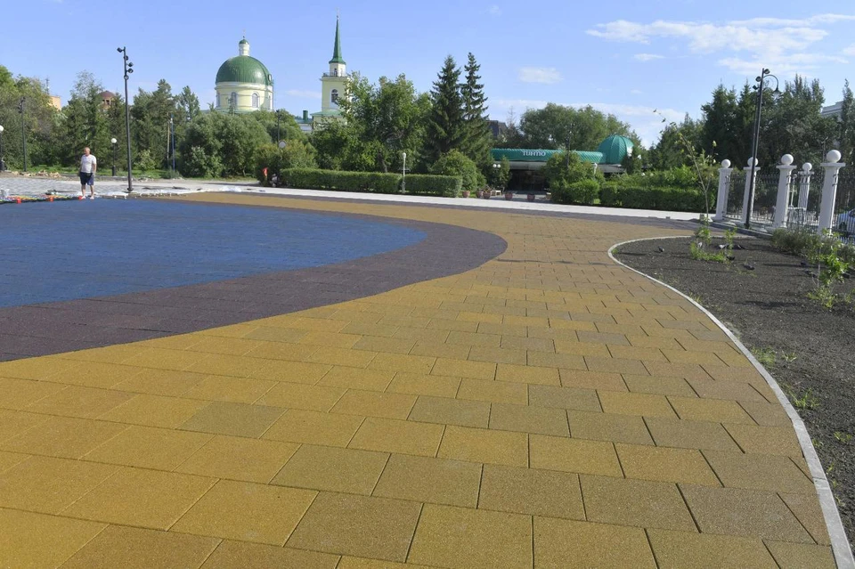 В городском саду очень много деревьев. Фото: пресс-служба мэрии Омска.