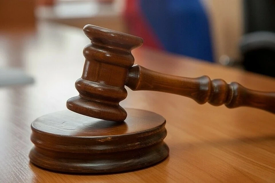 Столкнувшего подростка под поезд мужчину отправили на принудительное лечение
