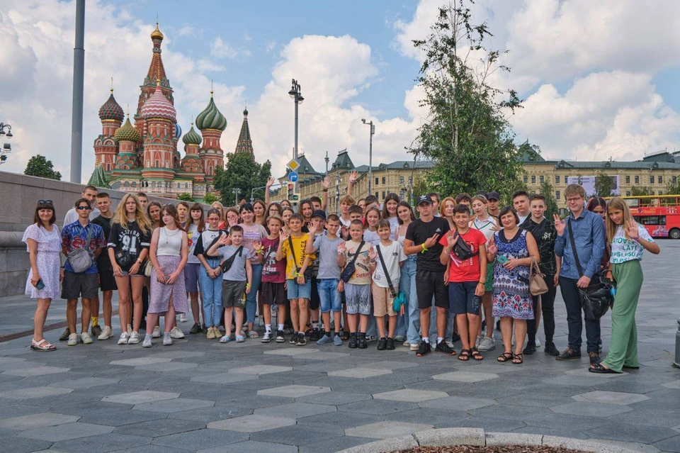 Дети из ЛНР побывают в музеях и театрах Москвы и Санкт-Петербурга