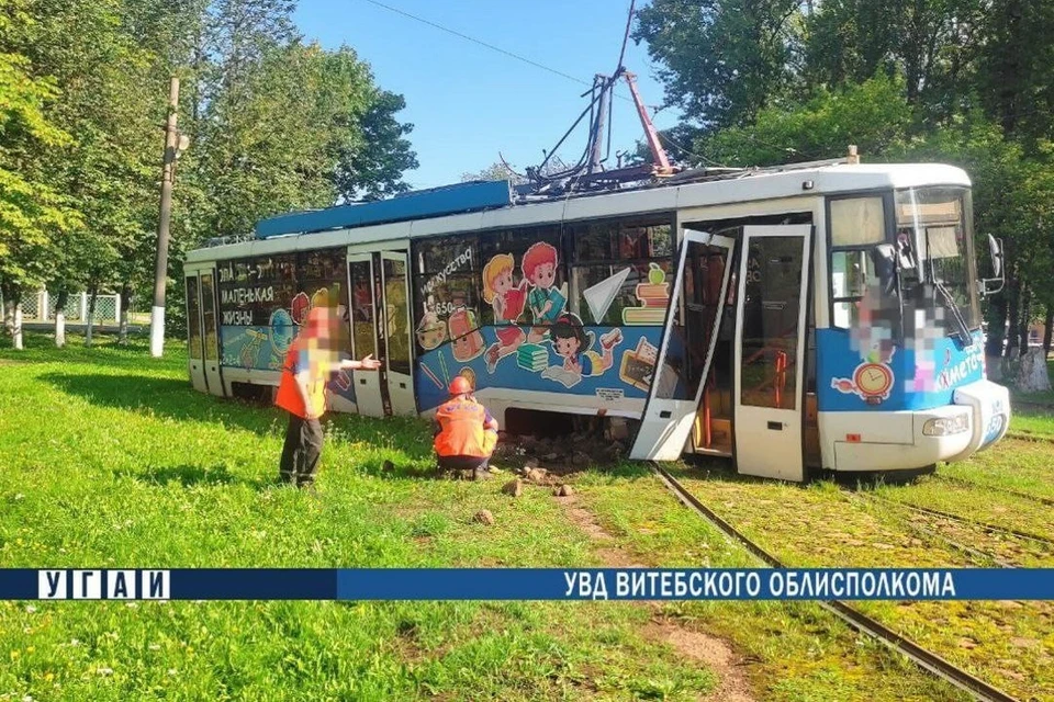 В Витебске трамвай сорвался с рельсов, есть пострадавшие. Фото: телеграм-канал "ГАИ Витебщины"