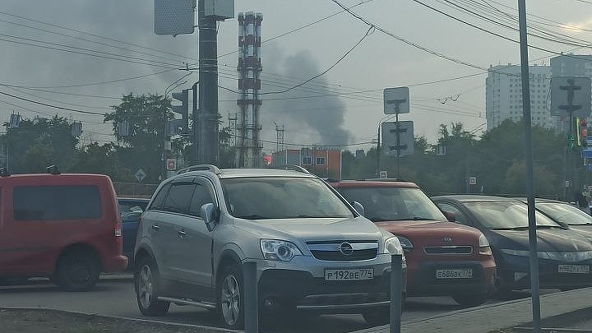 В челябинском поселке Мелькомбинат вспыхнул крупный пожар - KP.RU