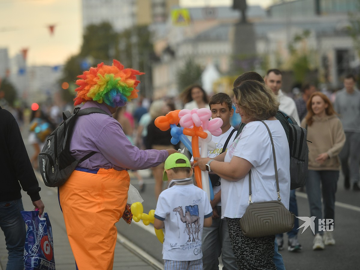 Как перекроют Екатеринбург во время Дня города - 2023: карта, закрытые  улицы в 300-летие, общественный транспорт - 9 августа 2023 - KP.RU