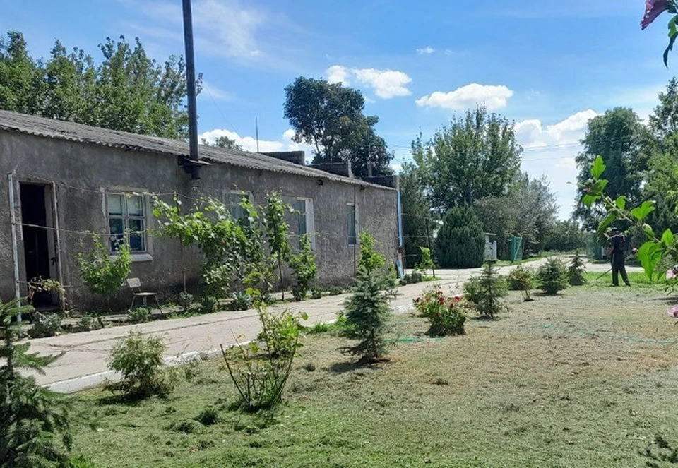 В Чернянке облагорожены и прополоты клумбы. Фото: администрация Каховского округа.