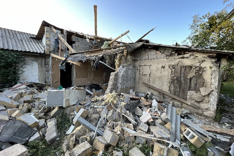 Последствия обстрела Петровского района Донецка