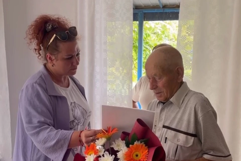 Долгожителя из Новотроицкого округа поздравили с 95-летием Фото: скриншот видео министерства труда и социальной политики Херсонской области