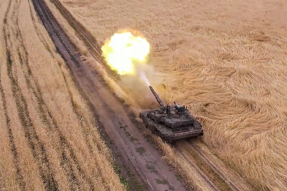 Боевая работа танка Т-90М "Прорыв" Западного военного округа в зоне СВО. Фото: Пресс-служба Минобороны РФ/ТАСС