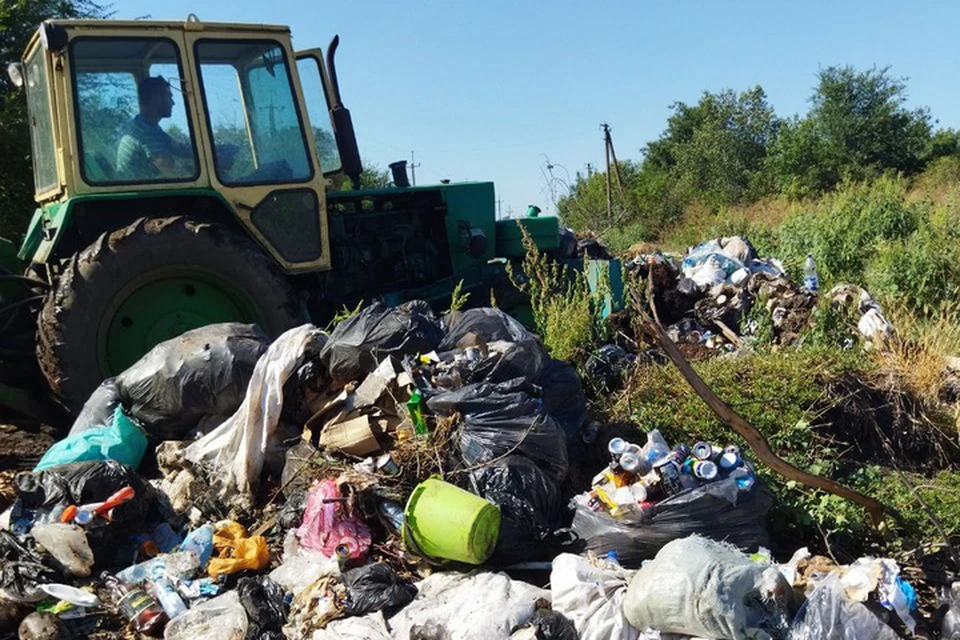Теперь в селе организован вывоз мусора для местных жителей. ФОТО: телеграм-канал ВГА Токмакского района