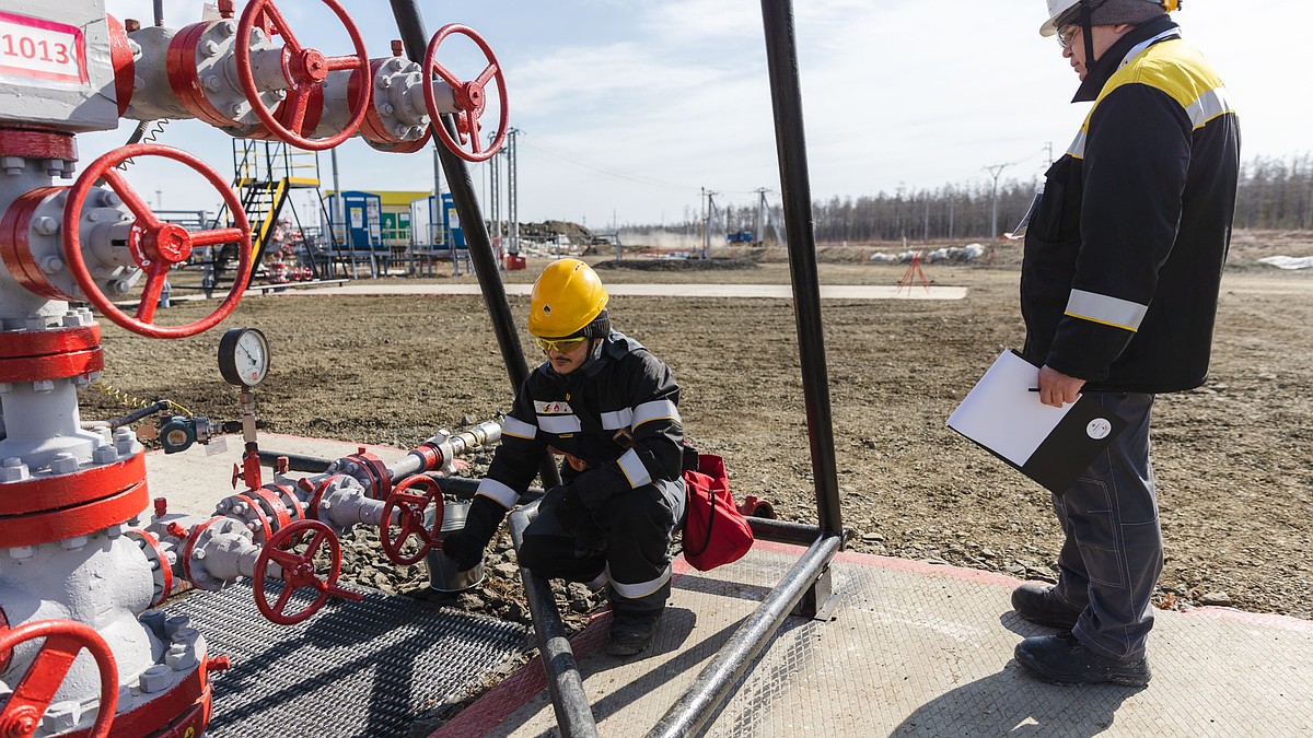 Летняя практика: 47 студентов знакомятся с работой нефтяников на объектах  «Верхнечонскнефтегаза» - KP.RU