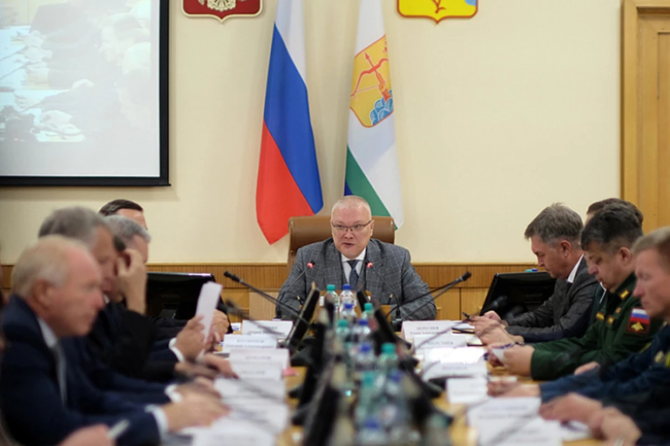 Глава региона раздал поручения министерствам. Фото: kirovreg.ru