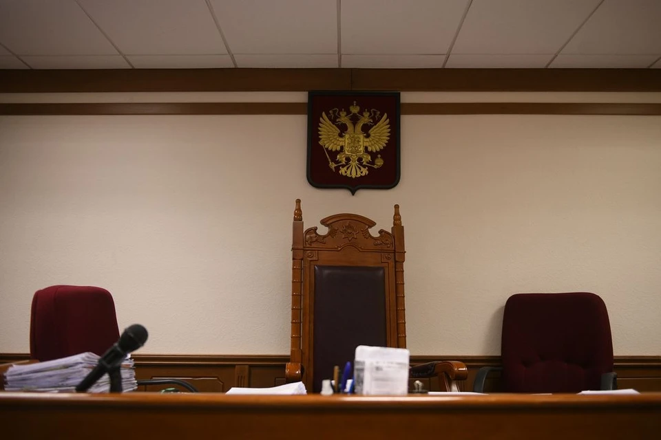 Новосибирца осудили за убийство знакомого деревянным табуретом.