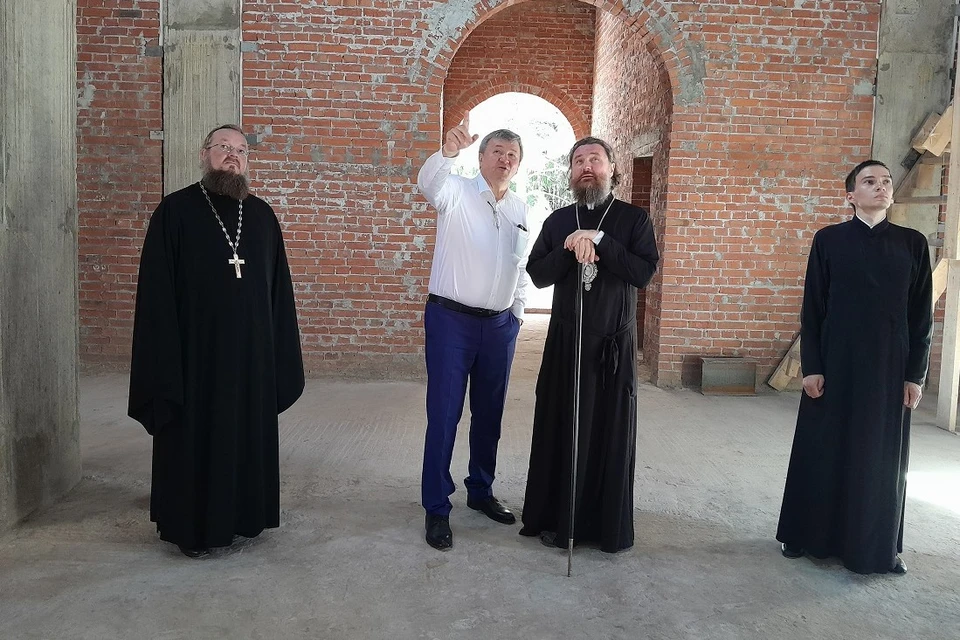 Митрополит Григорий посетил строящийся храм в КубГУ Фото: пресс-служба Кубанской митрополии