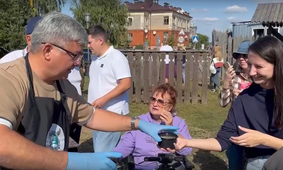 Готовили уху из судака и сазана.