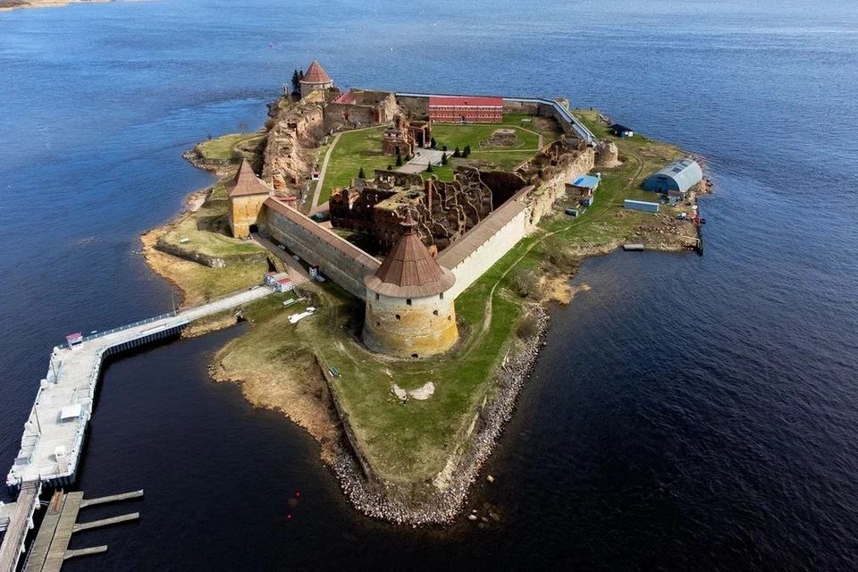 Реставрацию крепости Орешек оценили в 10 млрд рублей.