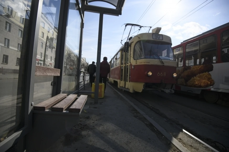 Вечером 5 сентября в екатеринбургский трамвай №10 зашел истекающий кровью мужчина