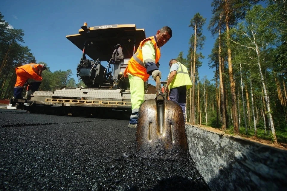 В ДНР продолжают ремонт дорог регионального и местного назначения (архивное фото)