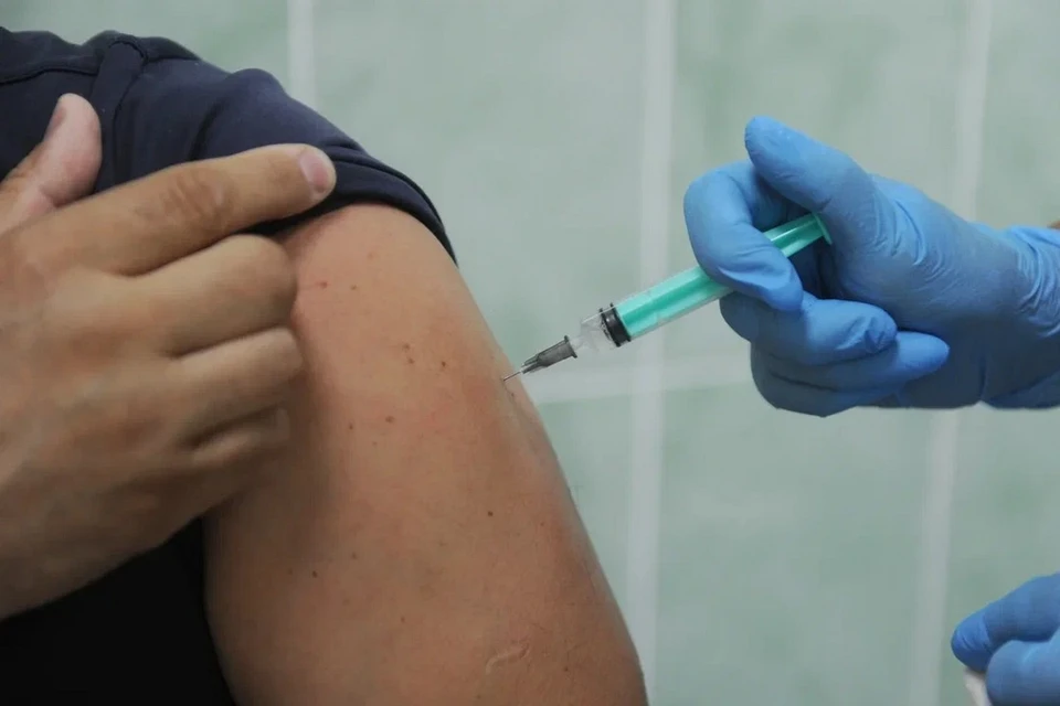 В Петербурге с начала прививочной кампании вакцину от гриппа поставили более 209 тысяч человек.