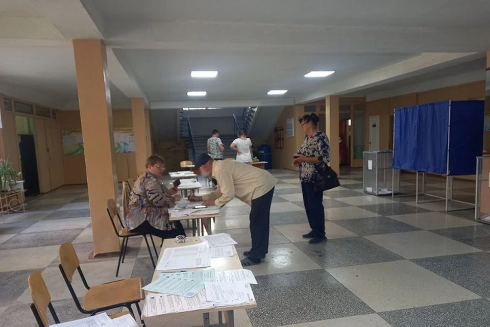 В ЛНР стартовал второй день выборов