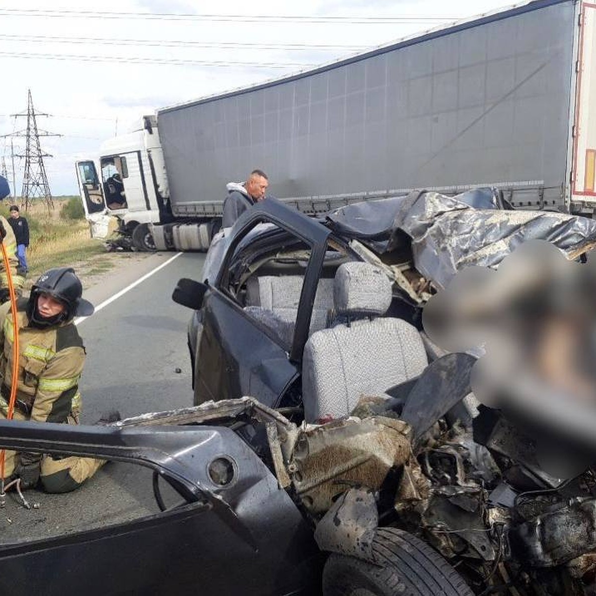 В Балаковском районе Саратовской области два человека погибли в ДТП - KP.RU