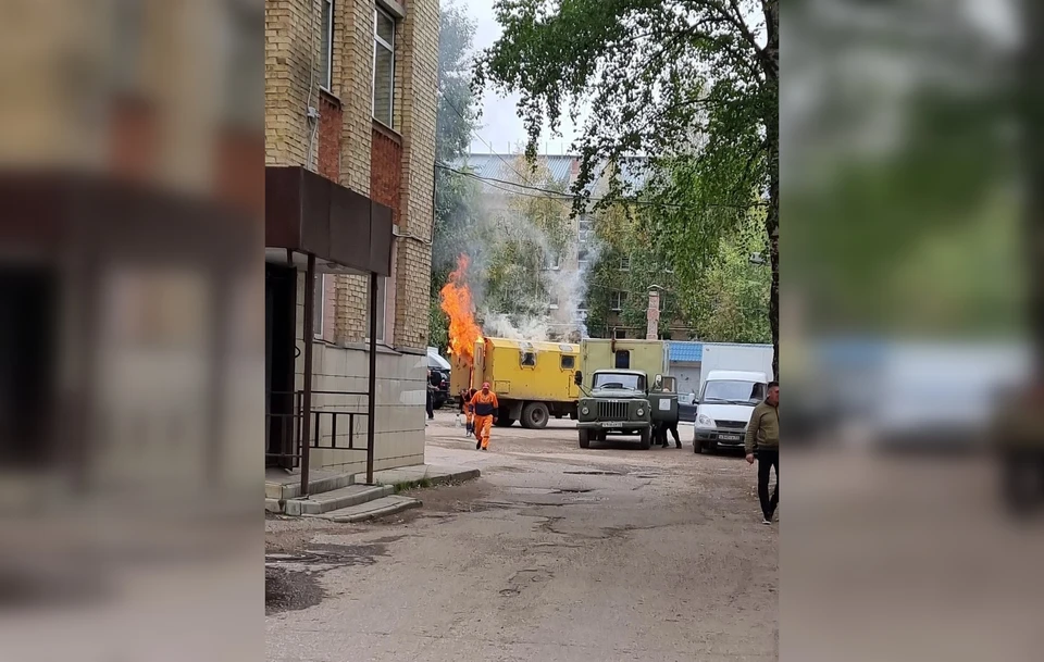 В Ухте сгорела вахтовка коммунальных служб