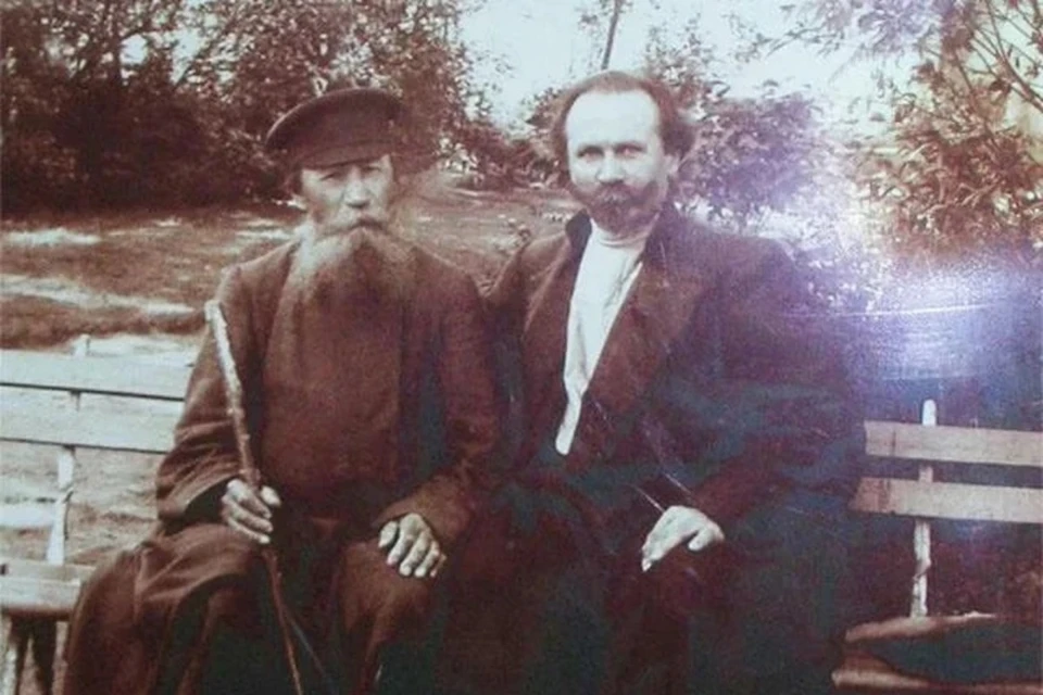 Михаил Челышов с отцом.