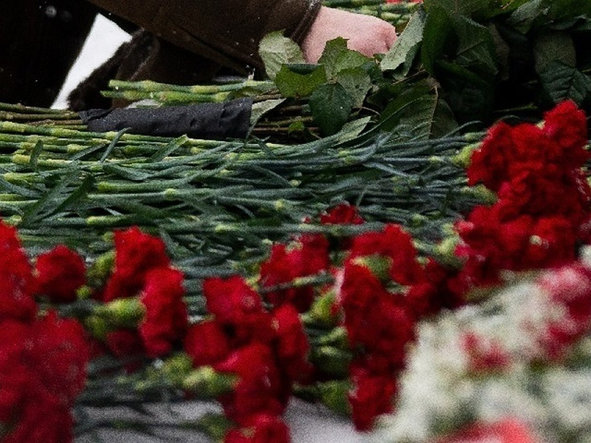 1 мая умер. Похоронили Нижнекамск. Кладбище погибших на Украине. Похороны в Бугульме солдата погибшего на Украине.