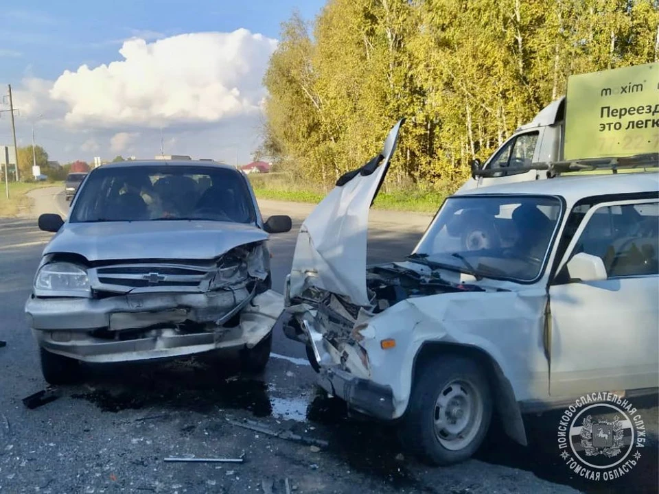 Один из водителей оказался зажатым»: в Томске произошло ДТП - KP.RU