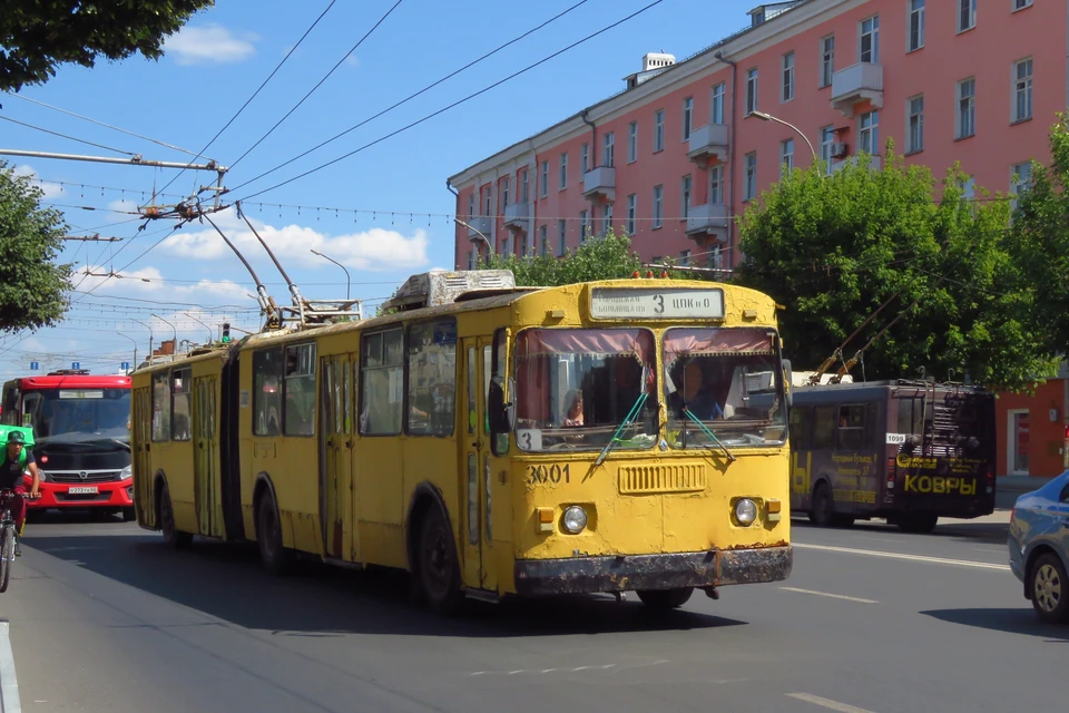 Троллейбус-"гармошка" ЗиУ-683. Фото: Иван Малаховский.