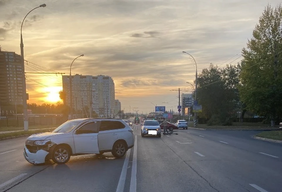 За рулем Mitsubishi Outlander, который выехал на встречку и врезался в "Ладу", мог находиться мировой судья