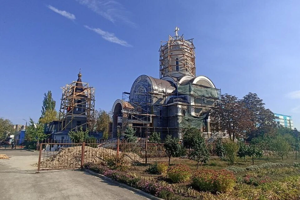 В Мариупольском храме ремонтируют фасад и аварийный конструкции. Фото: пресс-служба администрации города
