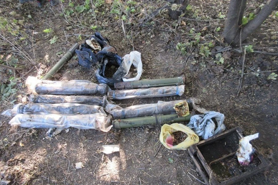 В Новоайдарском районе полицейскими обнаружен тайник с РПГ. Фото - МВД ЛНР