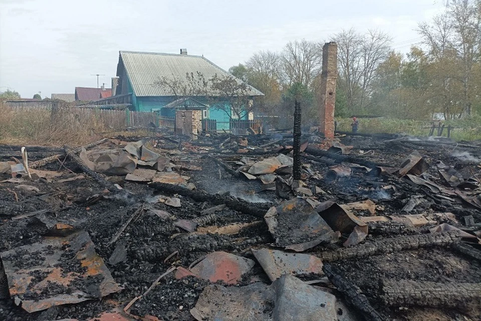 Пожар уничтожил три дома в деревне под Ярославлем.