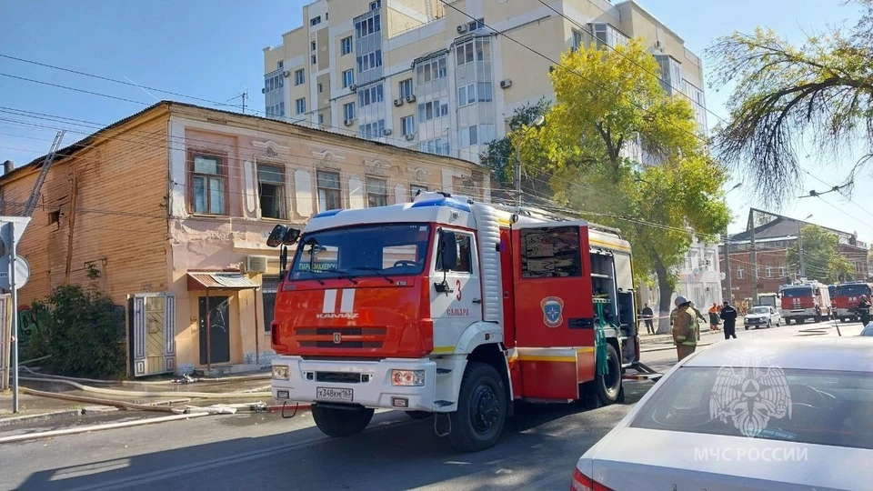 Из горящего дома эвакуировали трех человек, никто не пострадал