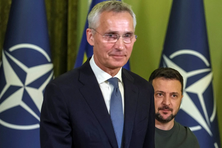 Зеленский нес чушь, генсек НАТО поддакивал: Президент Украины теряет связь с реальностью