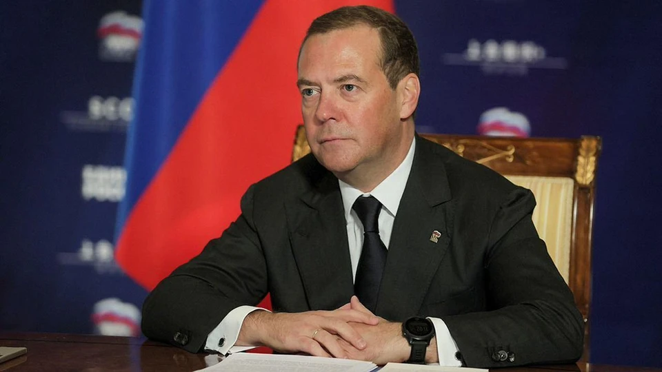 Медведев посетил полигон Капустин Яр в Астраханской области