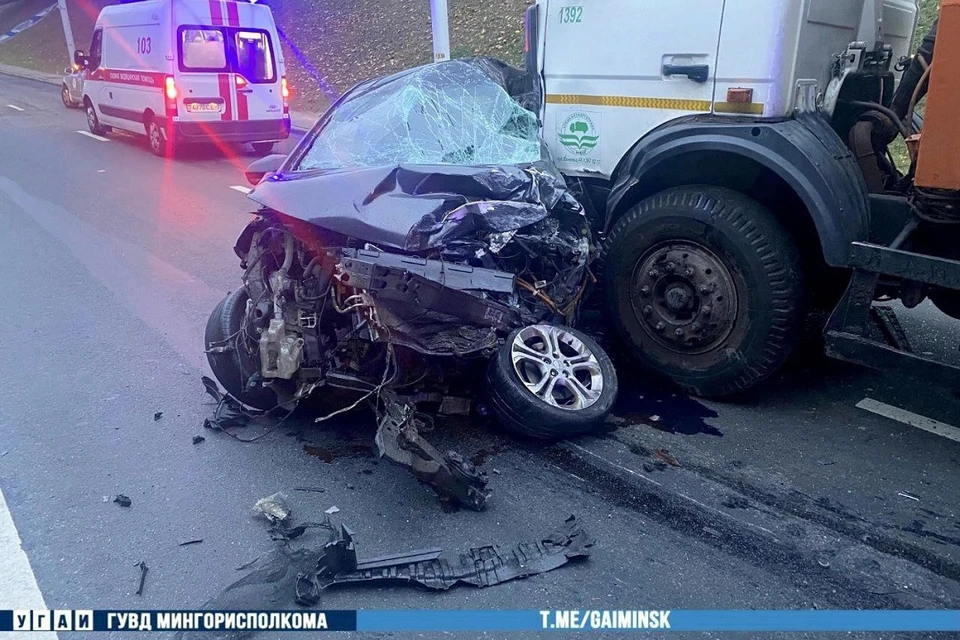 Водителю сервиса такси повезло, что он остался жив. Фото: УГАИ ГУВД Мингорисполкома