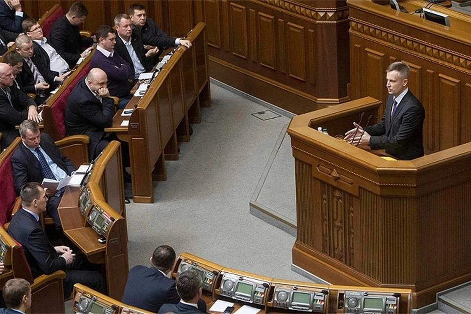 Экс-спикер Рады Разумков обвинил власти Украины в растрате средств