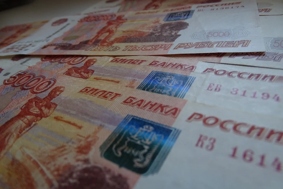 В Липецке семье выплатили 300 тысяч за упавшую на ребенка деревянную бабушку