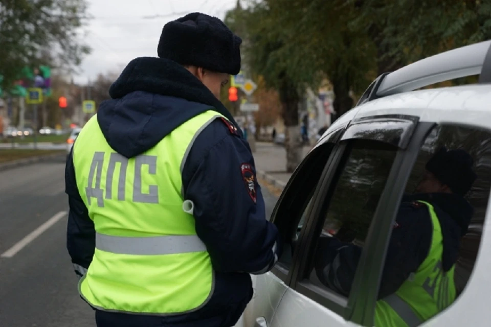 В Новосибирске наказали водителя, продавшего авто во время следствия.